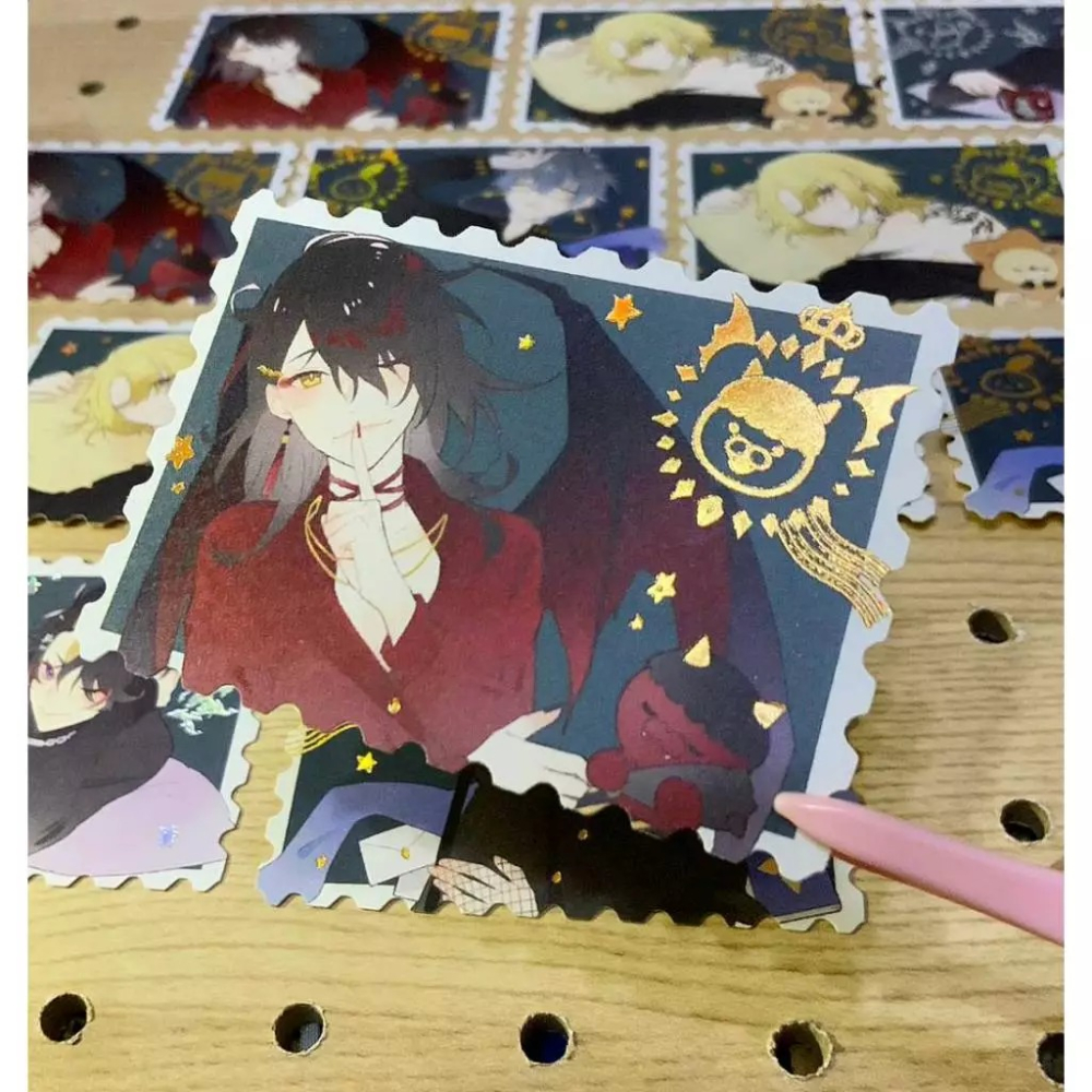 彩虹社 || Luxiem晚安主題燙金郵票造型貼紙 ||【塔上的抹茶可可】-細節圖4