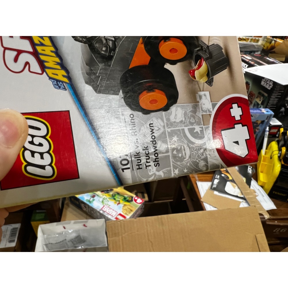 ||一直玩|| 「盒損」LEGO 10782 Hulk vs. Rhino Truck Showdown-規格圖1