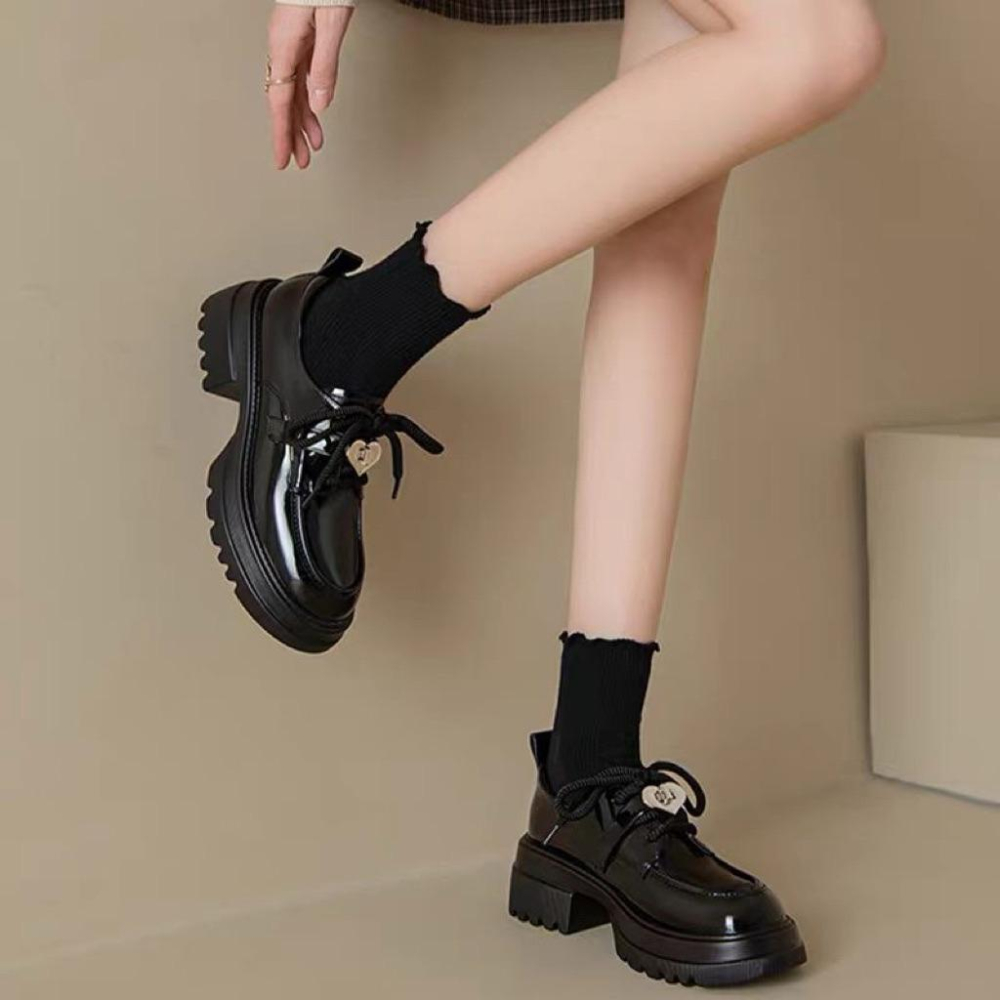 𝑩𝑶𝑾𝑨˚✿˖ 選品｜英倫愛心鎖厚底小皮鞋-細節圖3