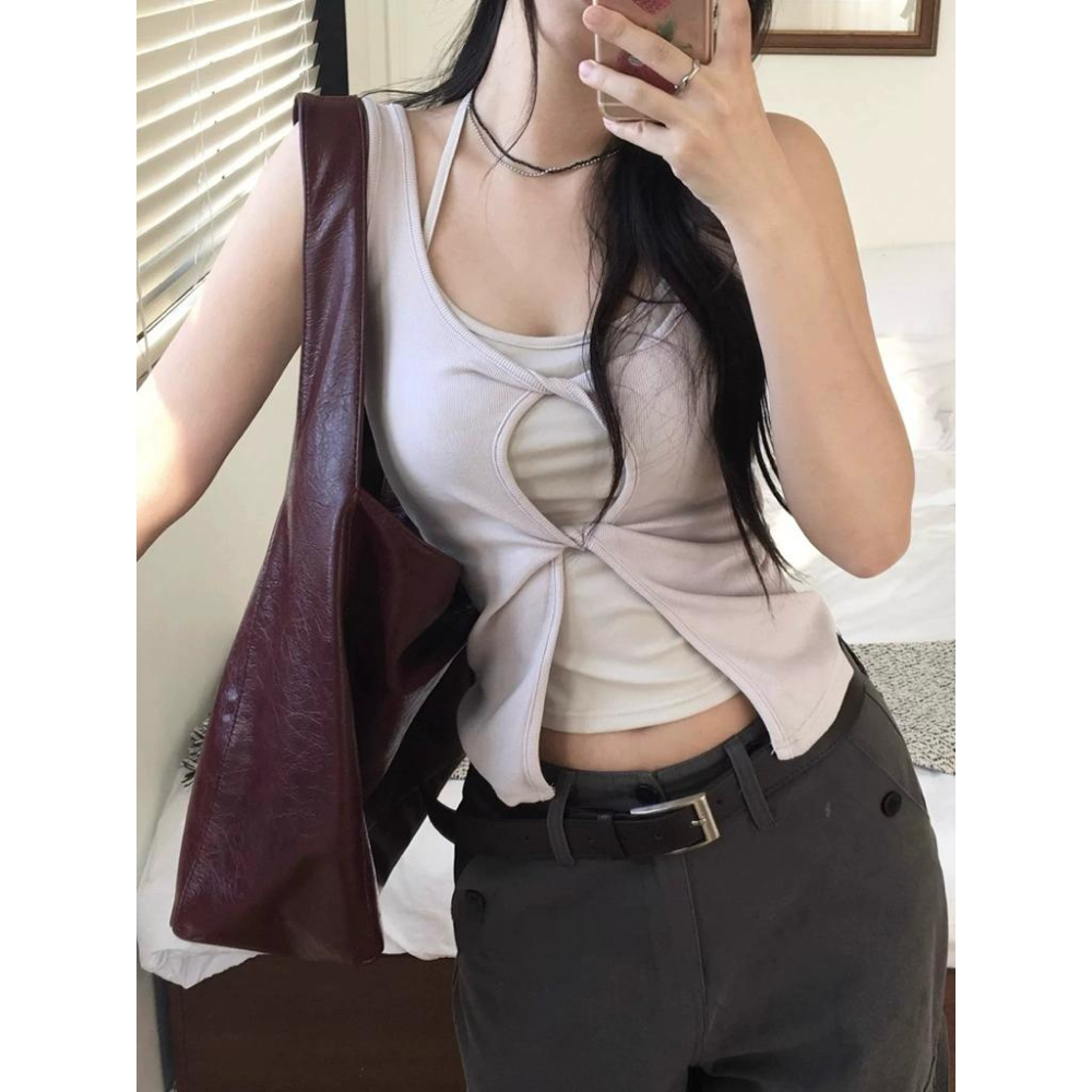 𝑩𝑶𝑾𝑨˚✿˖ 選品｜韓系設計感扭結綁帶掛脖上衣-細節圖4