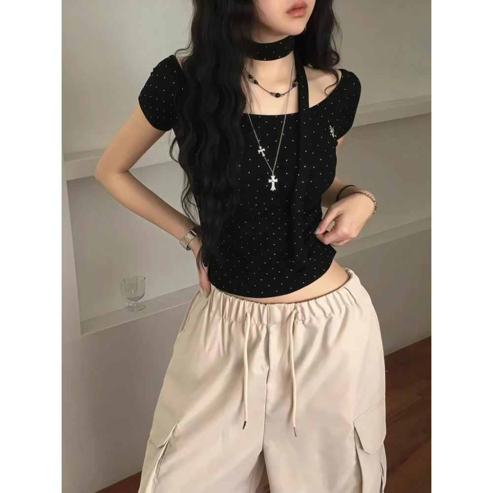 𝑩𝑶𝑾𝑨˚✿˖ 選品｜韓系修身U領綁帶上衣（含綁帶）⭐️燙鑽-細節圖4