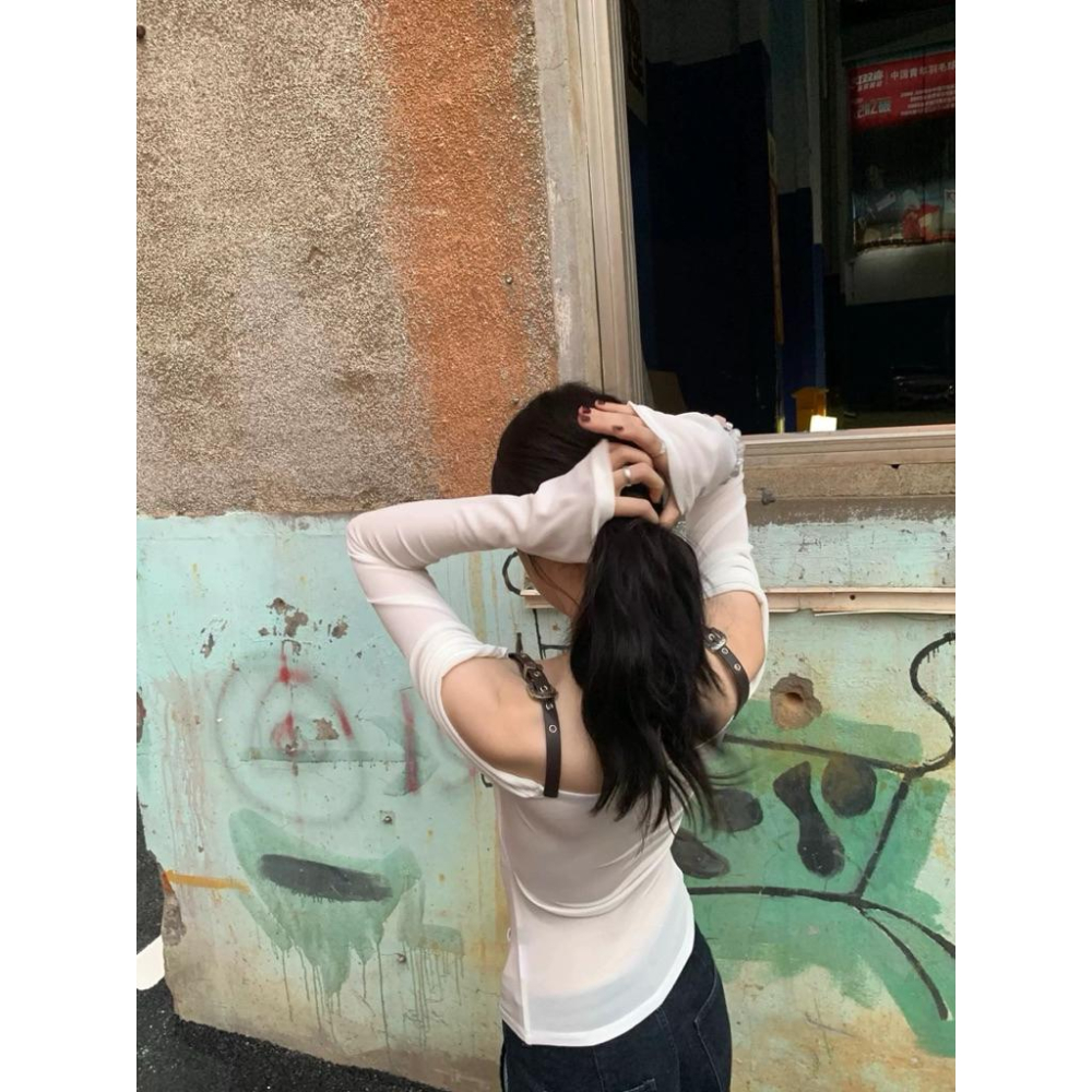 𝑩𝑶𝑾𝑨˚✿˖ 選品｜小眾設計 皮質肩帶肩帶微透上衣-細節圖2