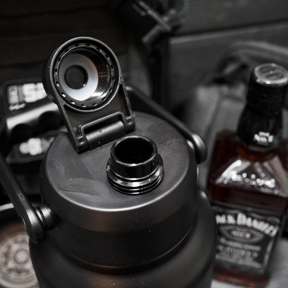 【BLAC黑客】304不鏽鋼美式酒標保溫瓶保冰桶水壺2公升 雙層真空 tribute to JACK DANIELS-細節圖7