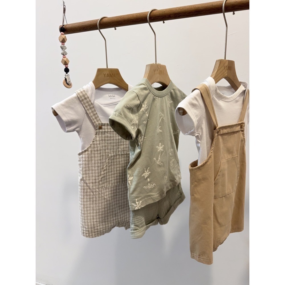 10496卡其＼格紋吊帶褲裝/7折-細節圖2