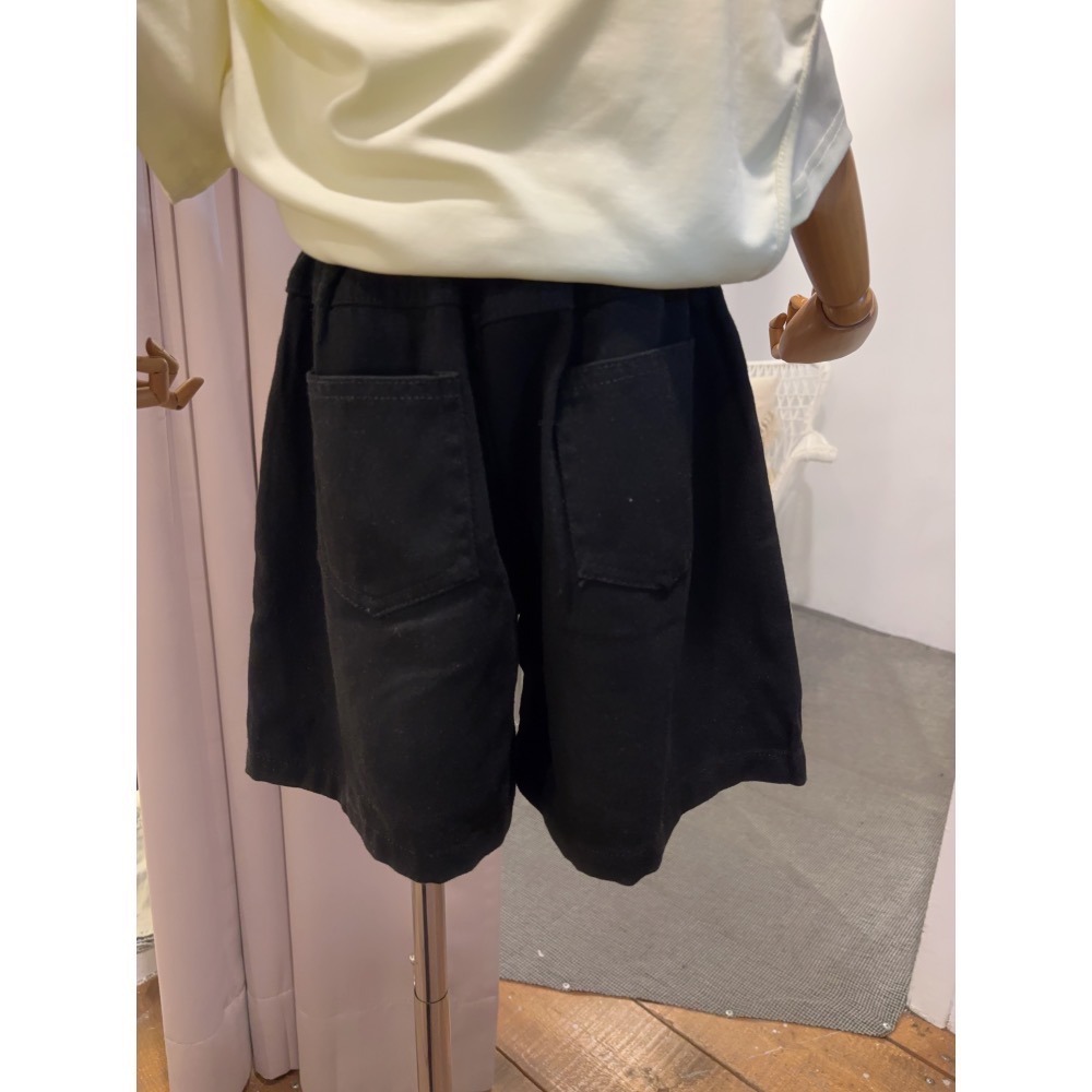 10546單一價 大女孩黑色中褲/85折-細節圖4
