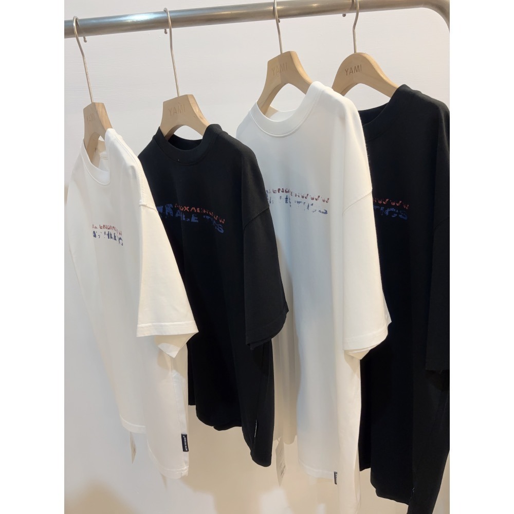 11034單一價大男女孩黑＼白英文T-細節圖3