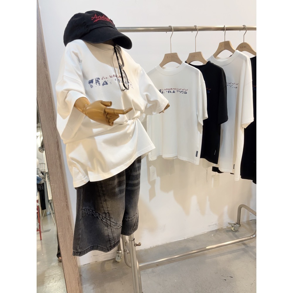 11034單一價大男女孩黑＼白英文T-細節圖5