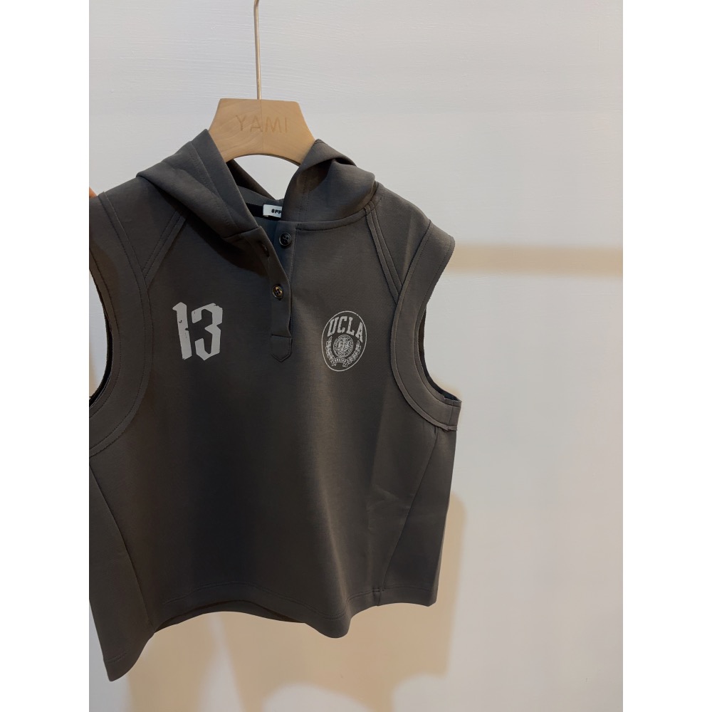 10943大男孩連帽背心-細節圖2