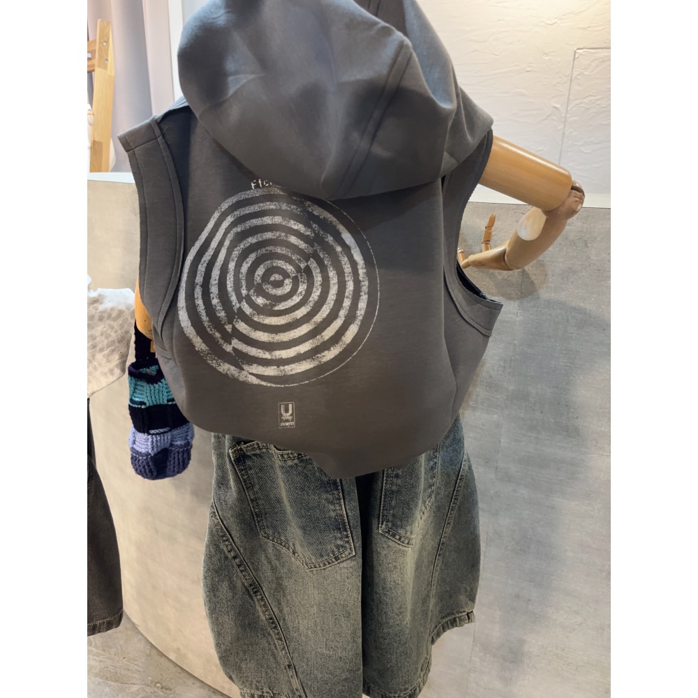 10943大男孩連帽背心-細節圖5