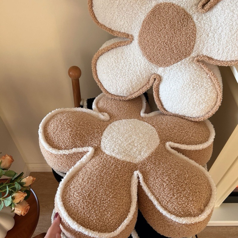 有感選物❤︎台灣現貨 可愛奶油色花朵坐墊 椅墊 抱枕 辦公椅靠背墊-細節圖4