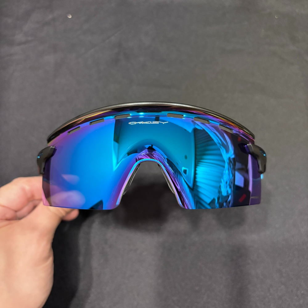 Oakley最新款Encoder Strike Vented電鍍藍Logo搭Prizm Sapphire藍寶石鏡片-細節圖2