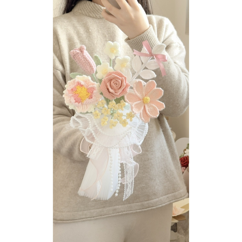 現貨 精品玫瑰 芍藥 珍珠滿天星 大波斯菊 泡芙花 葉子 鬱金香 蓬蓬紗捧花花束-細節圖3