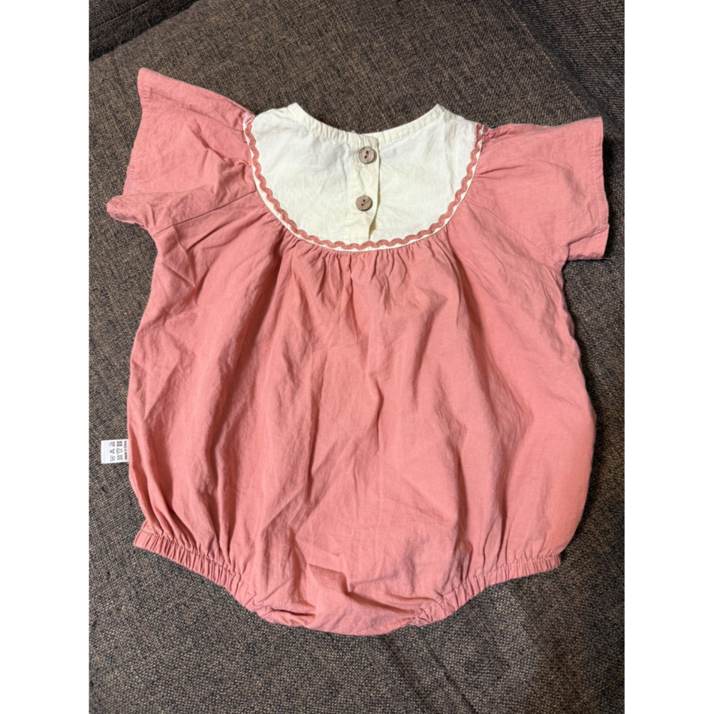 (二手近新) 藕粉色寶寶短袖外出包屁衣 (73cm)-細節圖2