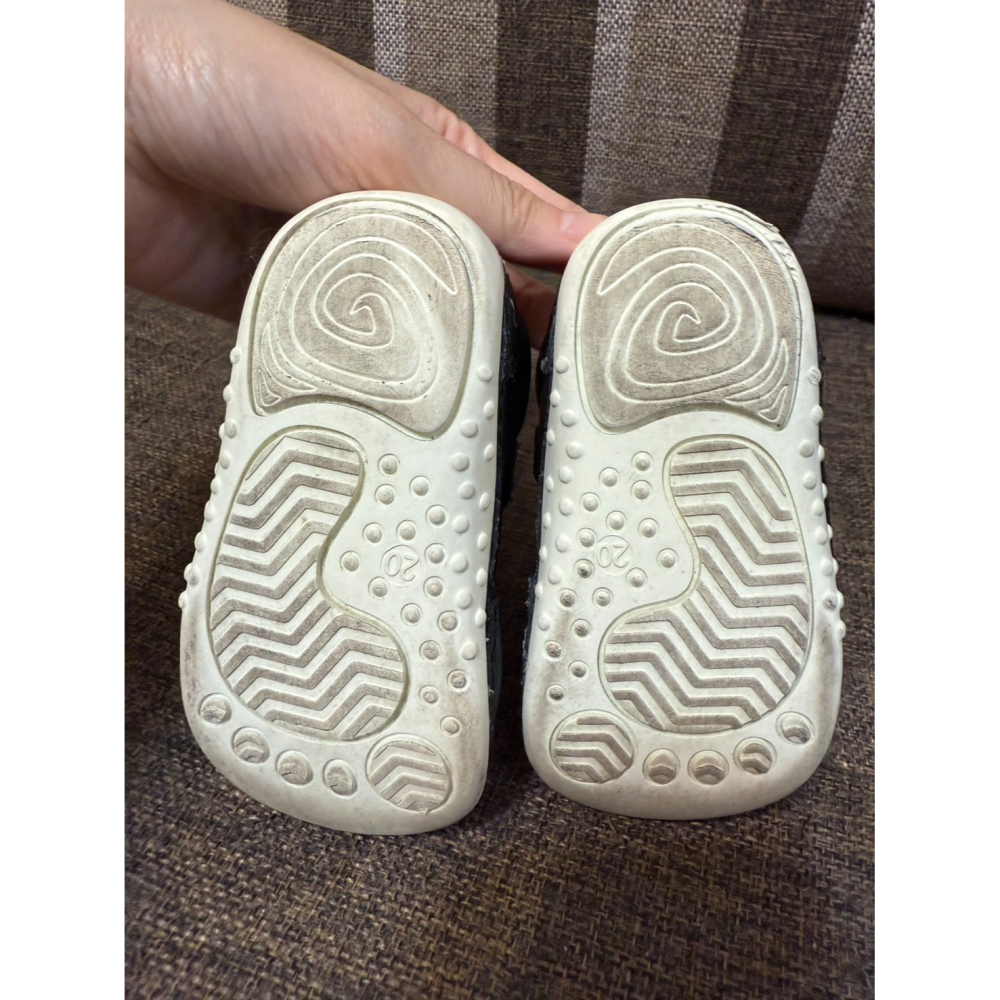(二手少穿) CONNIFE可妮妃 百搭黑色星星寶寶鞋/學步鞋(歐規20碼)(約12公分)-細節圖5