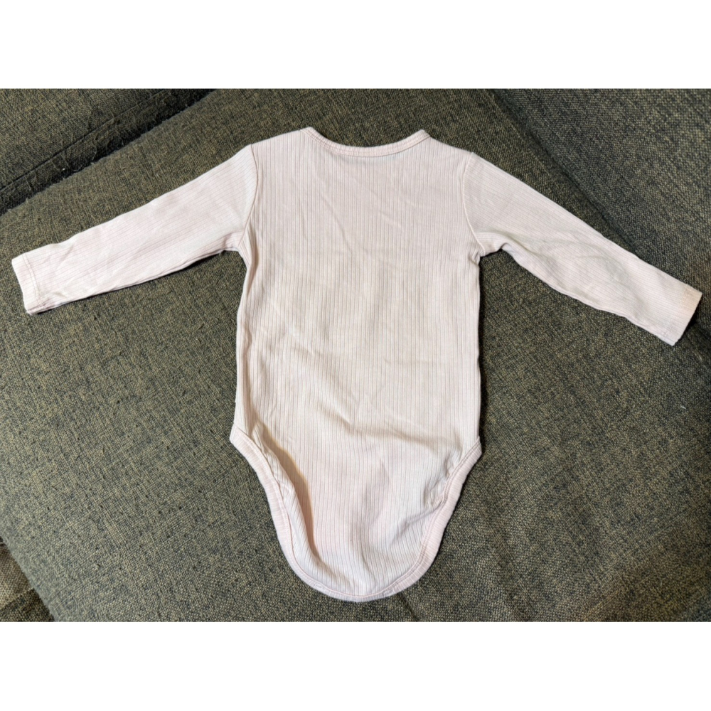 (二手近新) NET BABY淺粉坑條長袖包屁衣(12-18M/80cm) 女寶-細節圖2