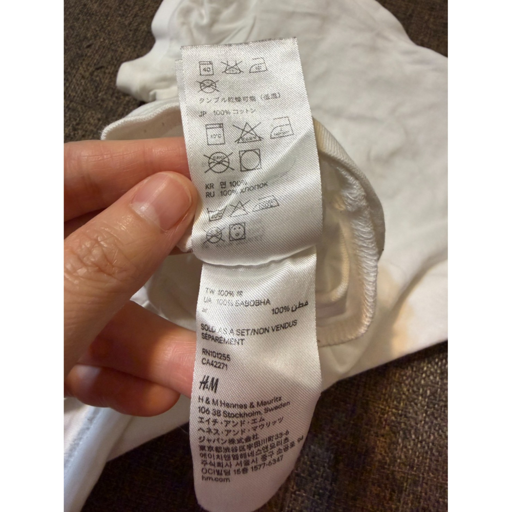 (二手微汙) H&M Hello Kitty 嬰兒純棉包屁衣/連身衣 (74cm/6-9M) 女寶 男寶-細節圖4