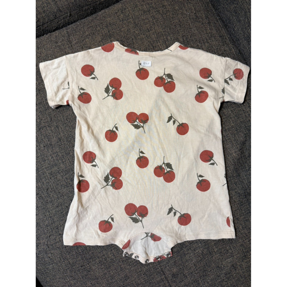 (二手微汙) Organic Zoo OZ 番茄短袖包屁衣 (1-2y) tomato 男寶 女寶 中性-細節圖2