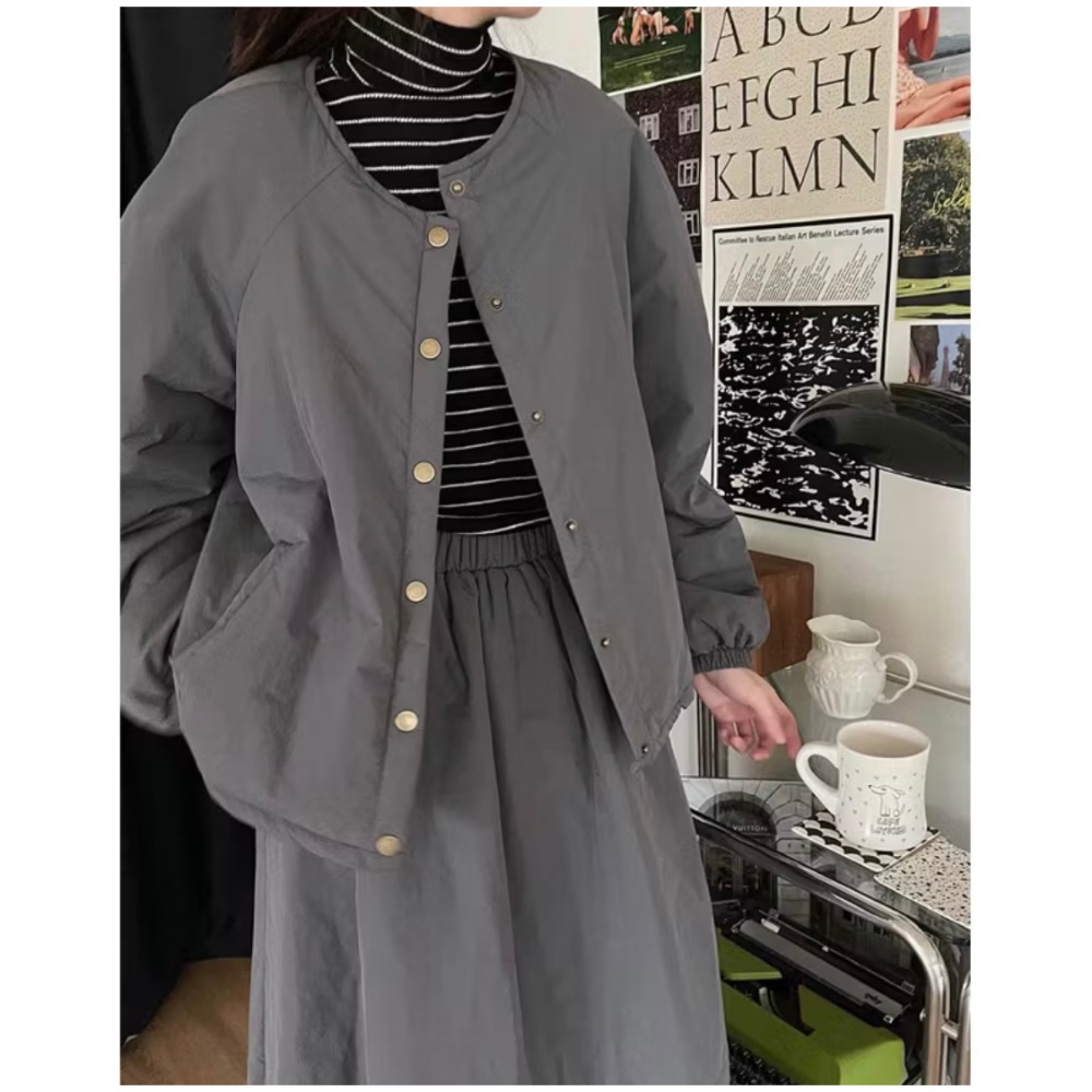 （轉賣）貓咪曬月亮-無領壓釦鋪棉外套長裙套裝-細節圖2