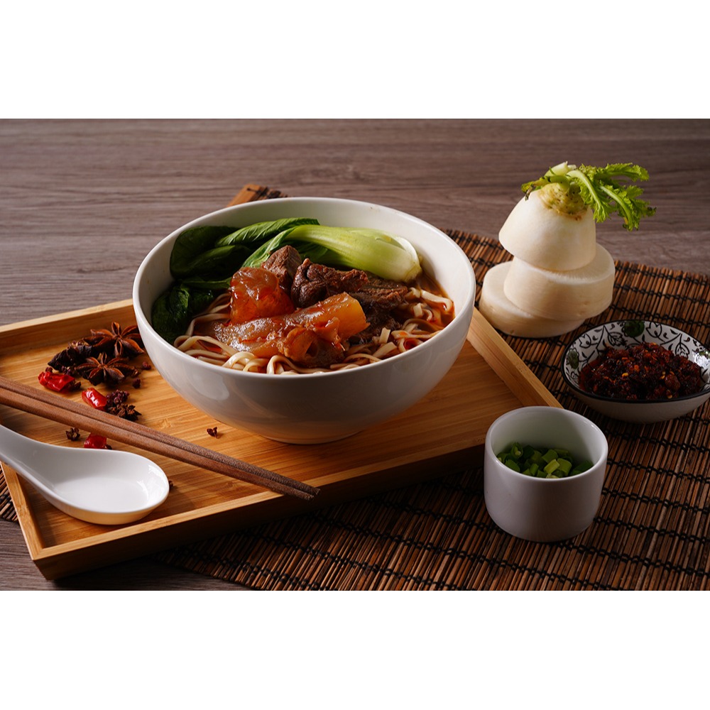 鮮覺 紅燒半筋半肉牛肉麵500g(袋裝，固形物100g)*1【贈】福食 原味牛肉乾80g*1-細節圖6