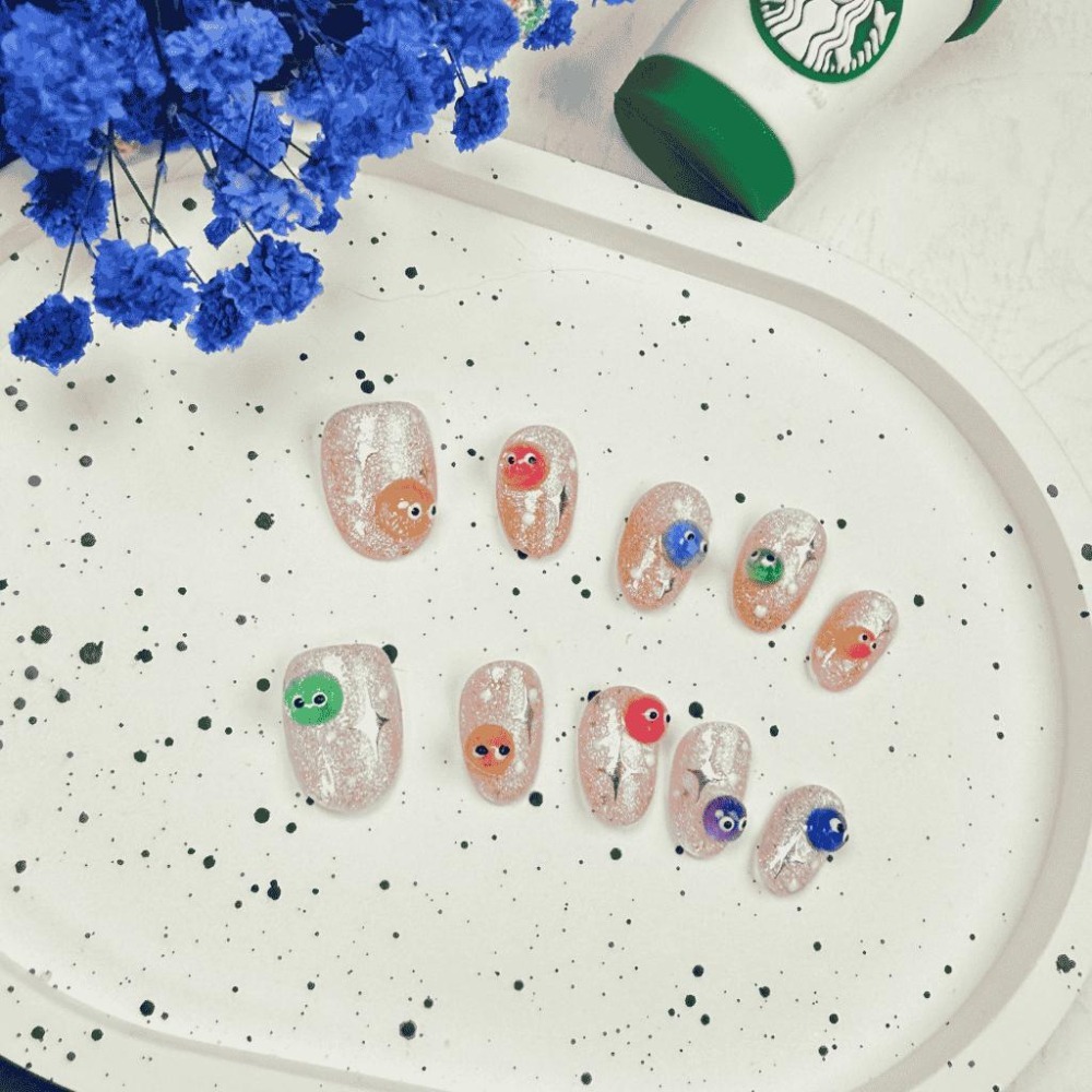 【小怪獸穿戴甲】穿戴甲 美甲片 貓眼  小糖豆 附工具包 日常  立體 短圓 裸粉 多巴胺 可愛 手工 療癒 夏日-細節圖2