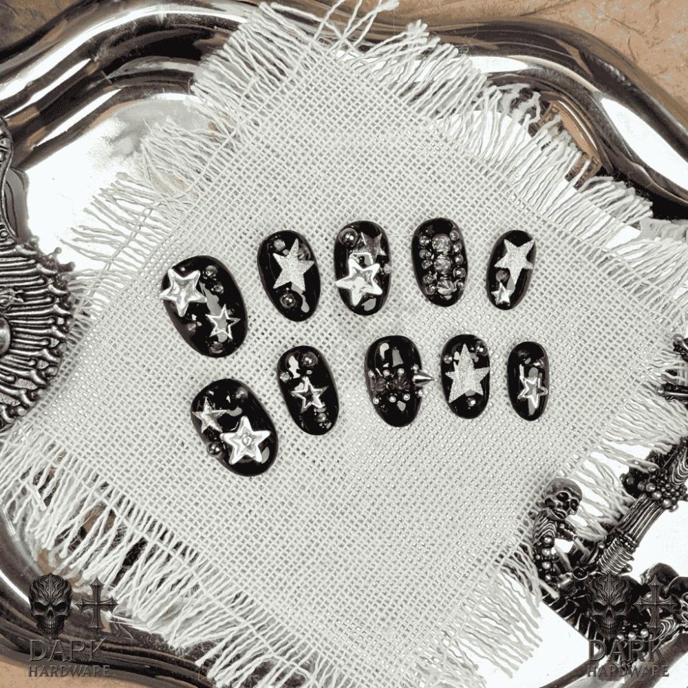 【星星穿戴甲】美甲片 日常款 美甲  純手工 Z世代 鉚釘 短甲 y2k 可訂製 附工具包 黑色美甲 甜酷 拍貼機-細節圖2