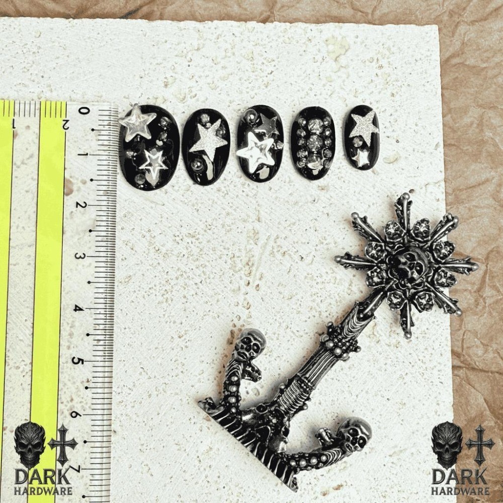 【星星穿戴甲】美甲片 日常款 美甲  純手工 Z世代 鉚釘 短甲 y2k 可訂製 附工具包 黑色美甲 甜酷 拍貼機-細節圖5