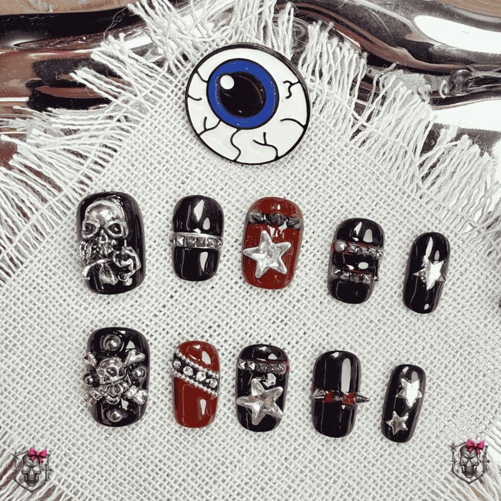 【鉚釘穿戴甲】短款 拍貼 美甲片 台灣製作 純手工 可兩手不同尺寸 y2k 附工具包 金屬  甜酷 骷髏頭 短甲 星星-細節圖2