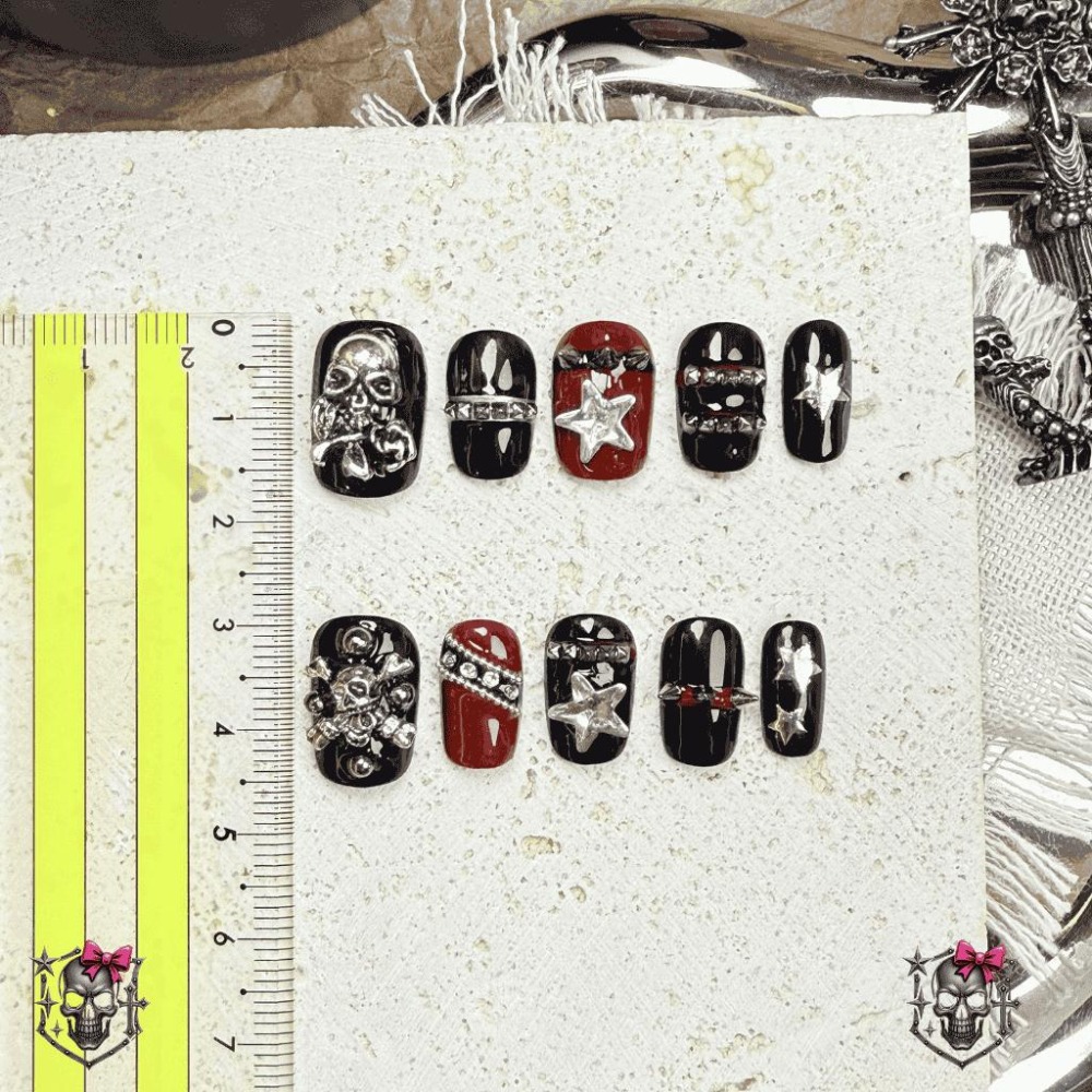 【鉚釘穿戴甲】短款 拍貼 美甲片 台灣製作 純手工 可兩手不同尺寸 y2k 附工具包 金屬  甜酷 骷髏頭 短甲 星星-細節圖4