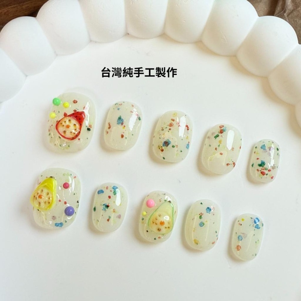 韓系穿戴甲 手工 美甲片 台灣製作  可卸除 附工具包 短甲 日常 夏日 彩色 水磨石 可訂製 可愛 ins-細節圖6