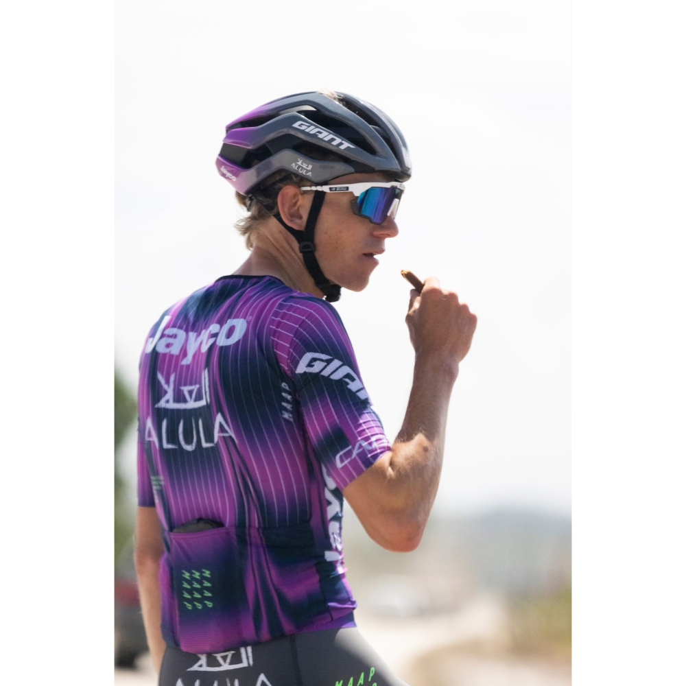 2025 GIANT WORLD TOUR 正車隊Pev pro MIPS安全帽 亞洲頭型 只有一頂 M尺寸-細節圖2