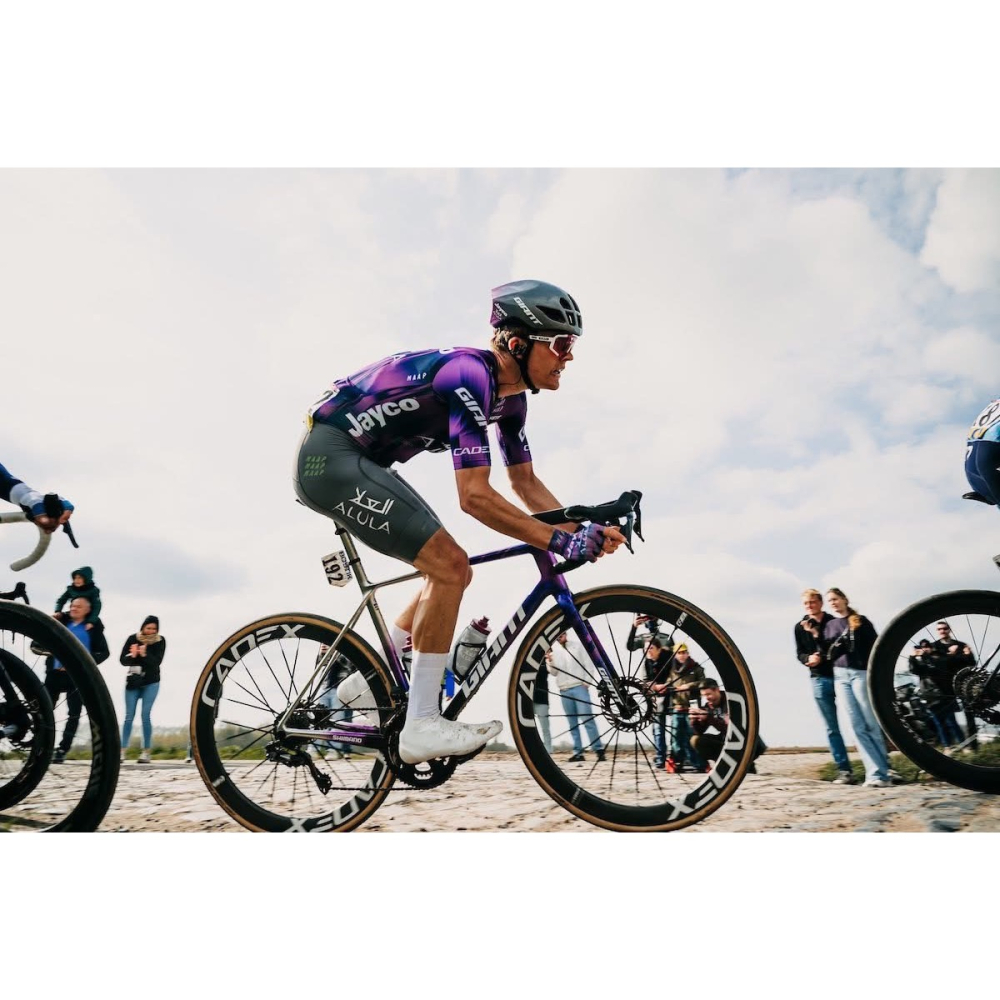 2025 GIANT WORLD TOUR 正車隊PURSUIT MIPS安全帽 亞洲頭型 只有一頂 M尺寸-細節圖3