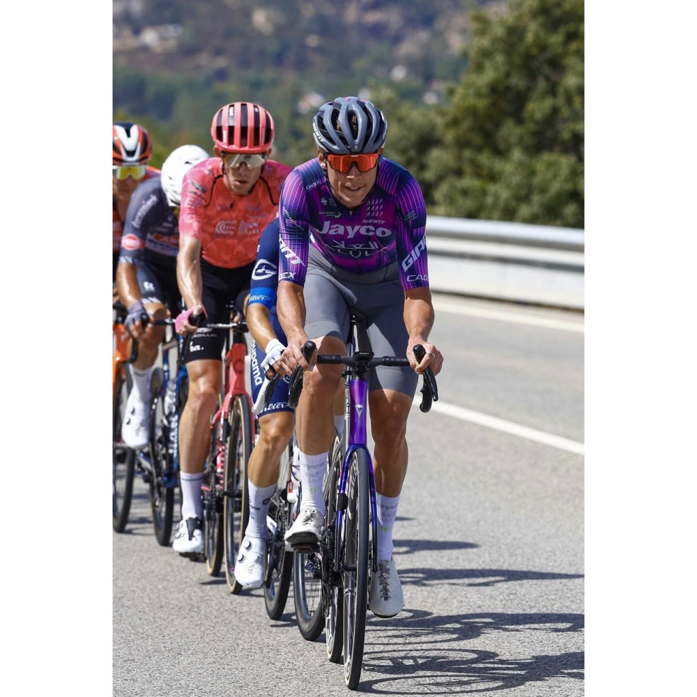 Giant Rivet MIPS 空力安全帽 車隊版 亞洲頭型 附風鏡 適合計時賽 鐵人三項 特價優惠只有一頂-細節圖3