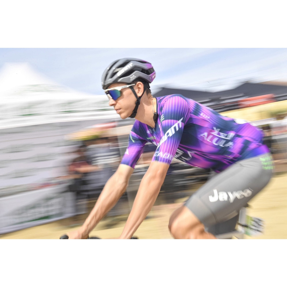 Giant Rivet MIPS 空力安全帽 車隊版 亞洲頭型 附風鏡 適合計時賽 鐵人三項 特價優惠只有一頂-細節圖4