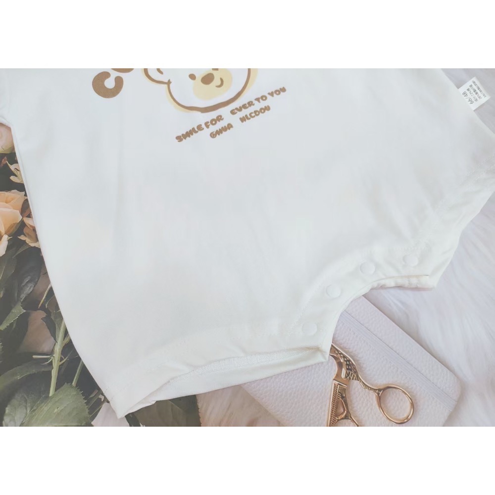 【奶油小熊童裝🧸】現貨｜夏季寶寶小熊包屁衣 尺碼66-90-細節圖3