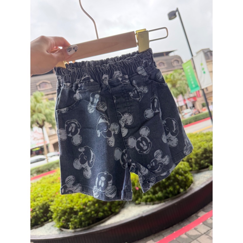 牛仔短褲