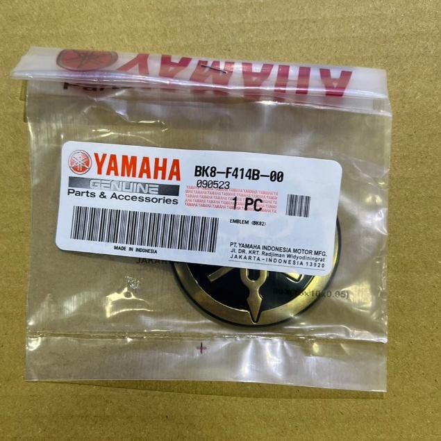 R15M R15 V3 V4 油箱側蓋 油箱外罩 側蓋 金色 LOGO 立體 音叉 標誌 BK8-F414B-00-細節圖2