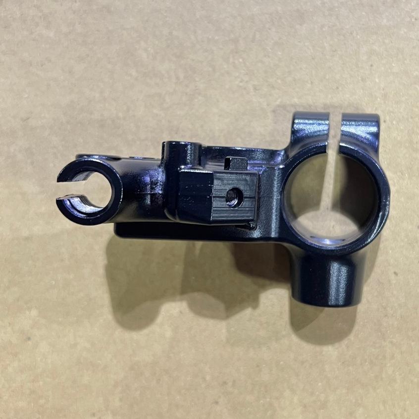 YAMAHA 原廠 1B3-82911-00 MT-07 MT-09 T700 左拉桿座 離合器座 左把手控制座-細節圖2