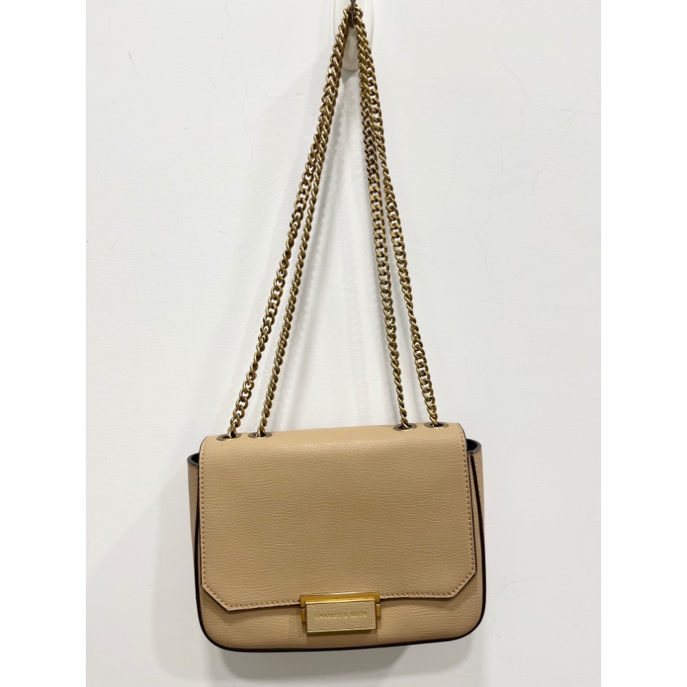 CHARLES & KEITH 小ck 奶茶色簡約鏈條斜背包  肩背包 奶茶色-細節圖5