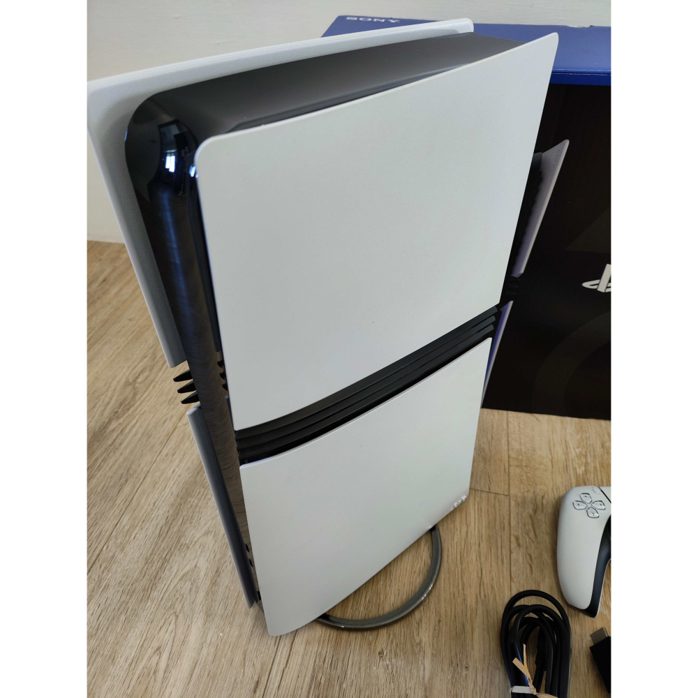 PS5 PRO 2TB 95新主機含原廠立架-細節圖3