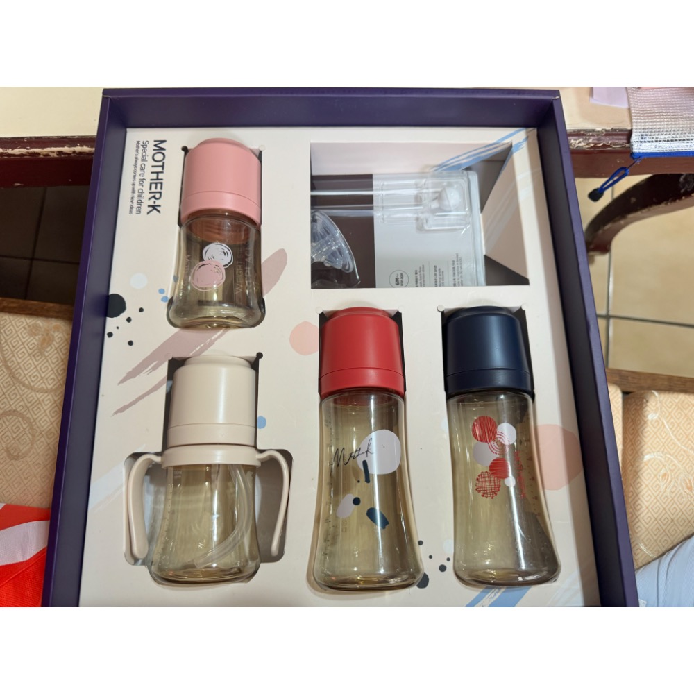 9成新韓國奶瓶禮盒-細節圖2