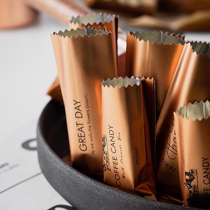 臺灣出貨 現貨 歐思麥烘焙 太妃糖包裝袋 咖啡糖果包裝袋 高檔啞光金色鋁膜袋 牛軋糖鋁箔袋 奶棗烘焙包裝200入（忆）-細節圖2