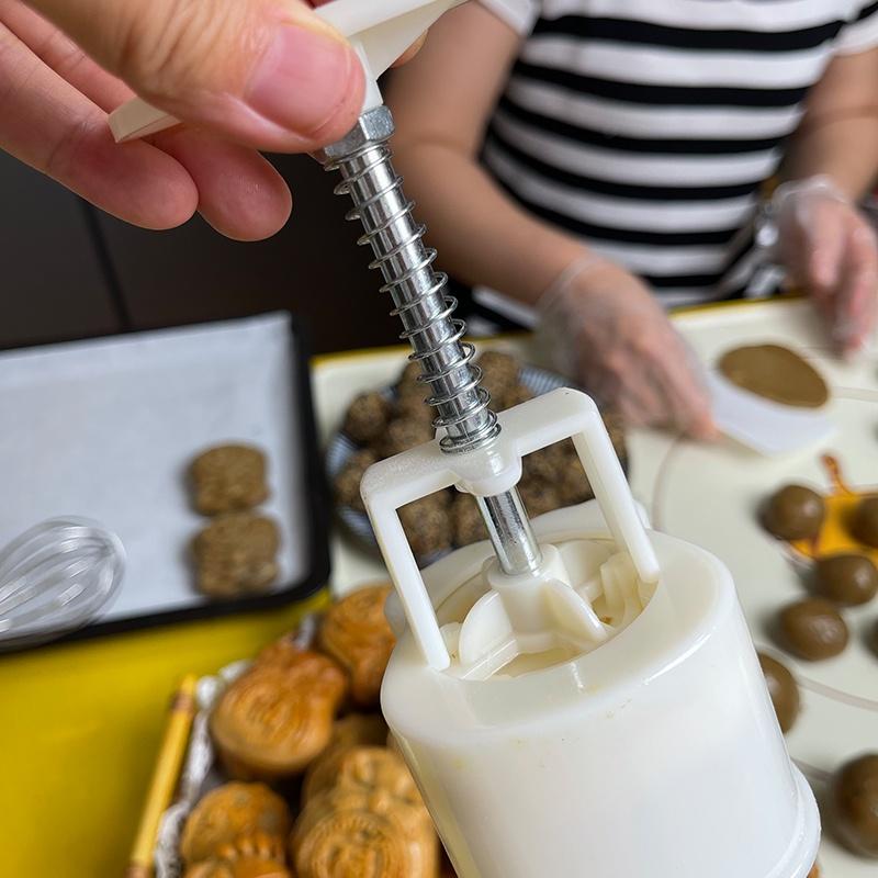 臺灣出貨 現貨 歐思麥烘焙 新款模具國潮風立體福袋手壓月餅模具中式糕點製作1模2片手壓（SM）-細節圖4