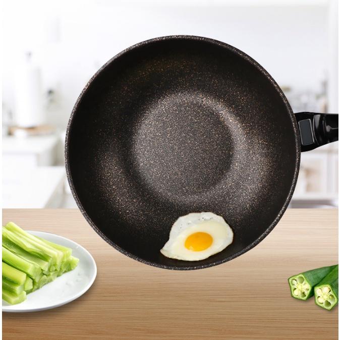 臺灣出貨 現貨 歐思麥烘焙 麥飯石鍋 不粘鍋炒鍋 家用炒菜鍋 熬糖鍋 平底鍋 電磁爐瓦斯爐可用 34公分大口徑-細節圖3