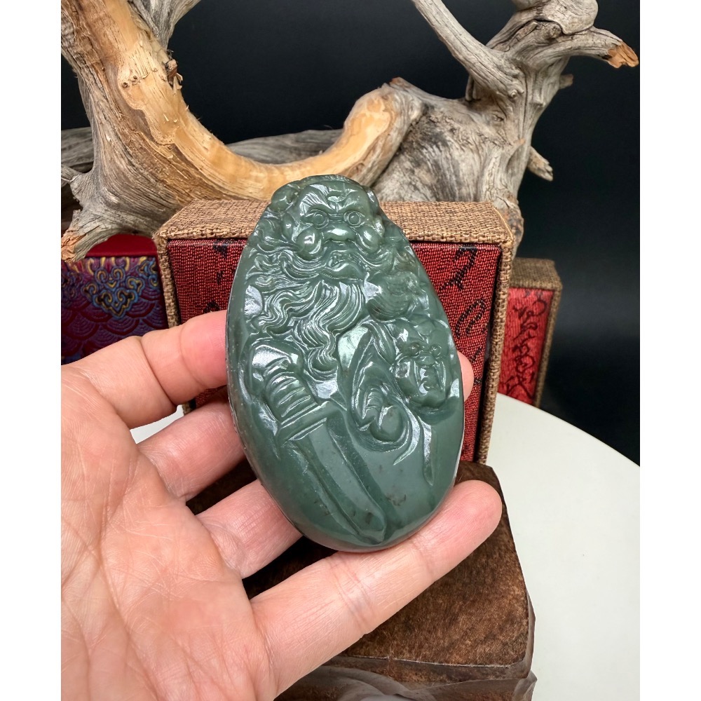 《寶瑠璃玉石水晶》保真天然和田玉且末藍，手工雕刻「趨吉避凶」天師鍾馗掛飾、手把件-細節圖4