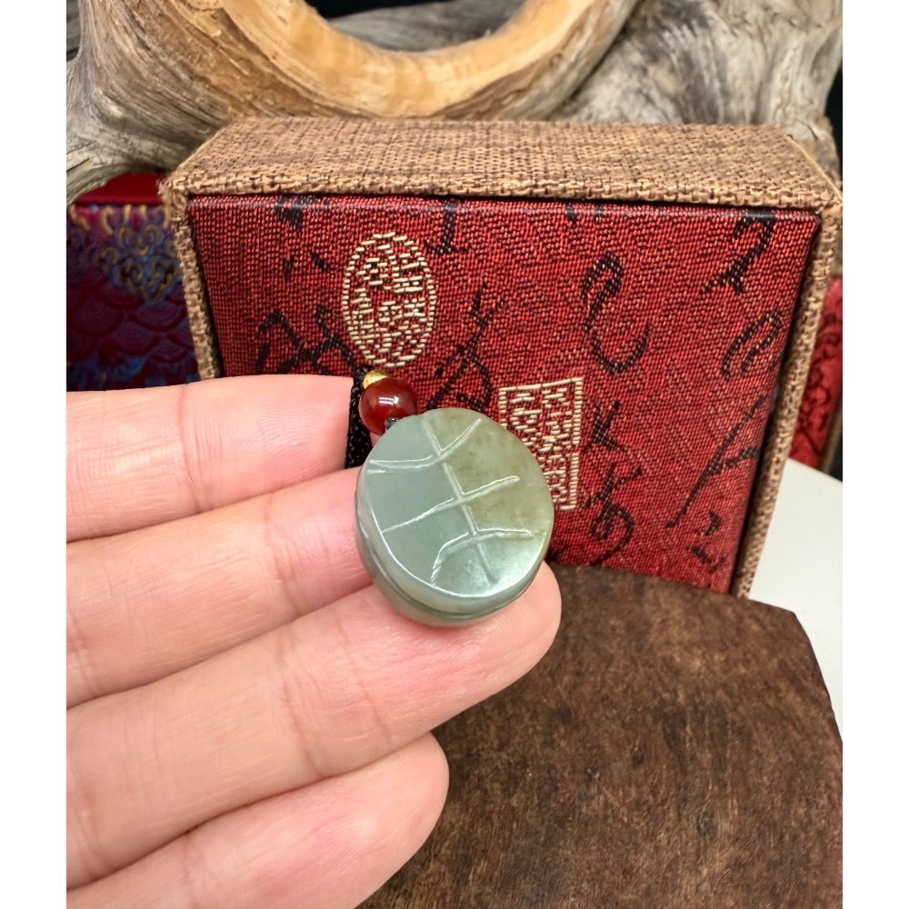 《寶瑠璃玉石水晶》保真天然和田玉且末藍糖，手工立體雕刻「富甲天下」龜甲掛飾、吊墜-細節圖7