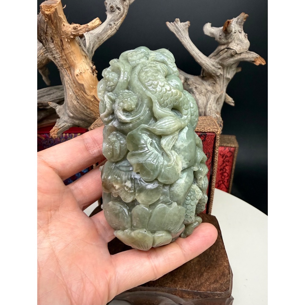 《寶瑠璃玉石水晶》保真天然和田玉青黃口料，手工雕刻「雙龍戲珠」擺件、手把件(附檢驗證書)-細節圖5
