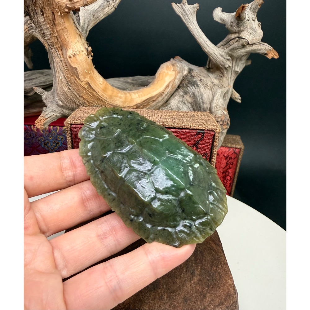 《寶瑠璃玉石水晶》保真天然和田玉碧玉，手工雕刻「富甲天下」龜甲手把件、擺件(附檢驗證書)-細節圖4