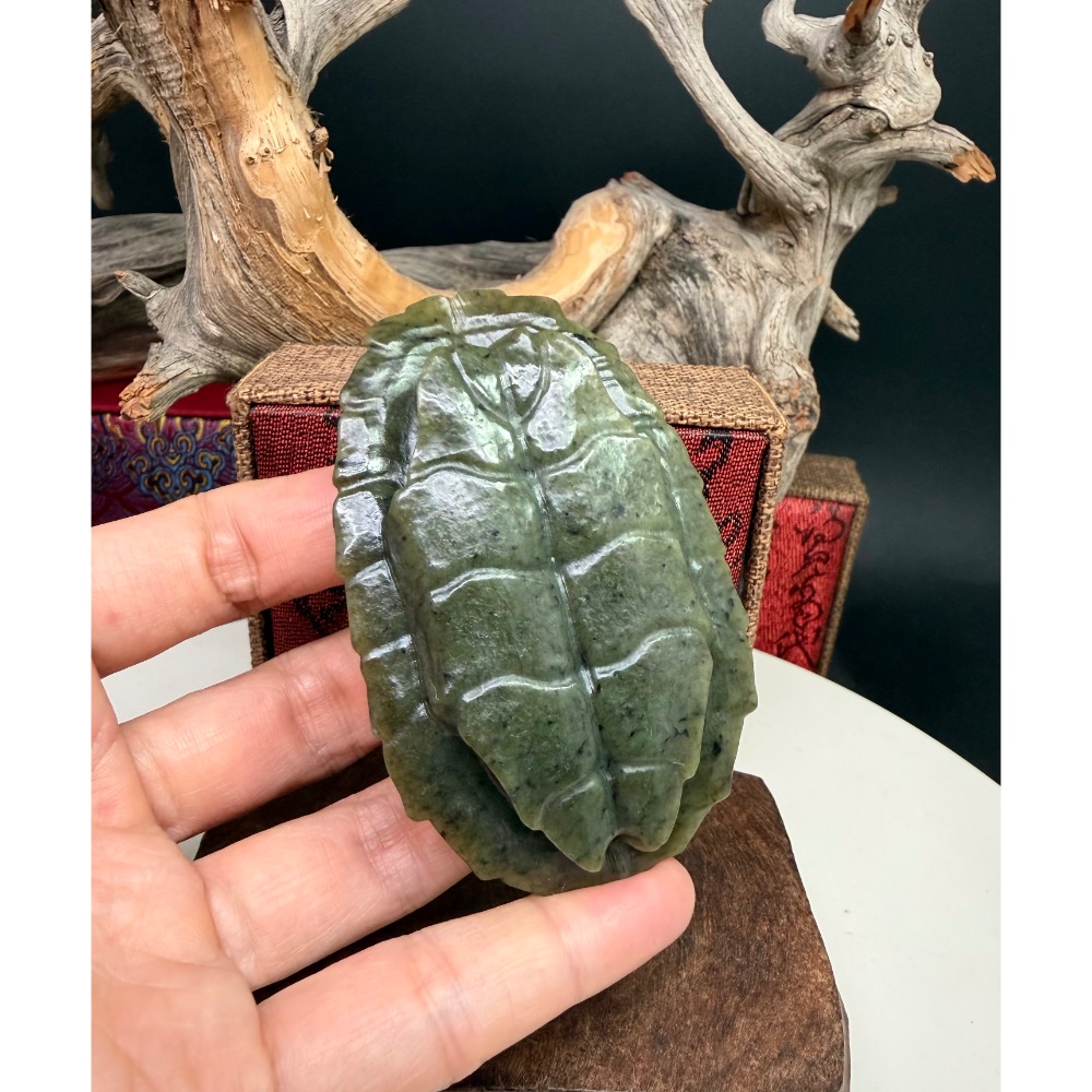 《寶瑠璃玉石水晶》保真天然和田玉碧玉，手工雕刻「富甲天下」龜甲手把件、擺件(附檢驗證書)-細節圖8