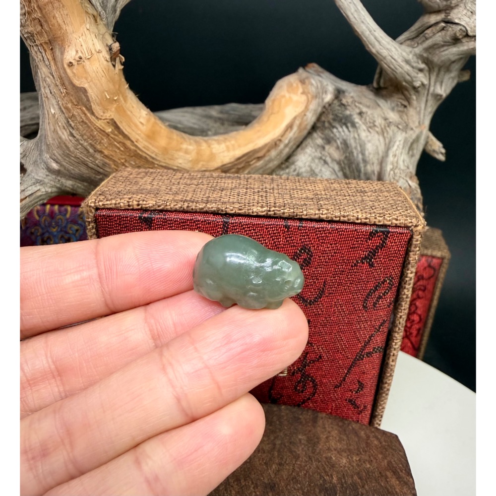 《寶瑠璃玉石水晶》保真天然和田玉且末藍，手工雕刻立體貔貅掛飾、吊墜-細節圖5