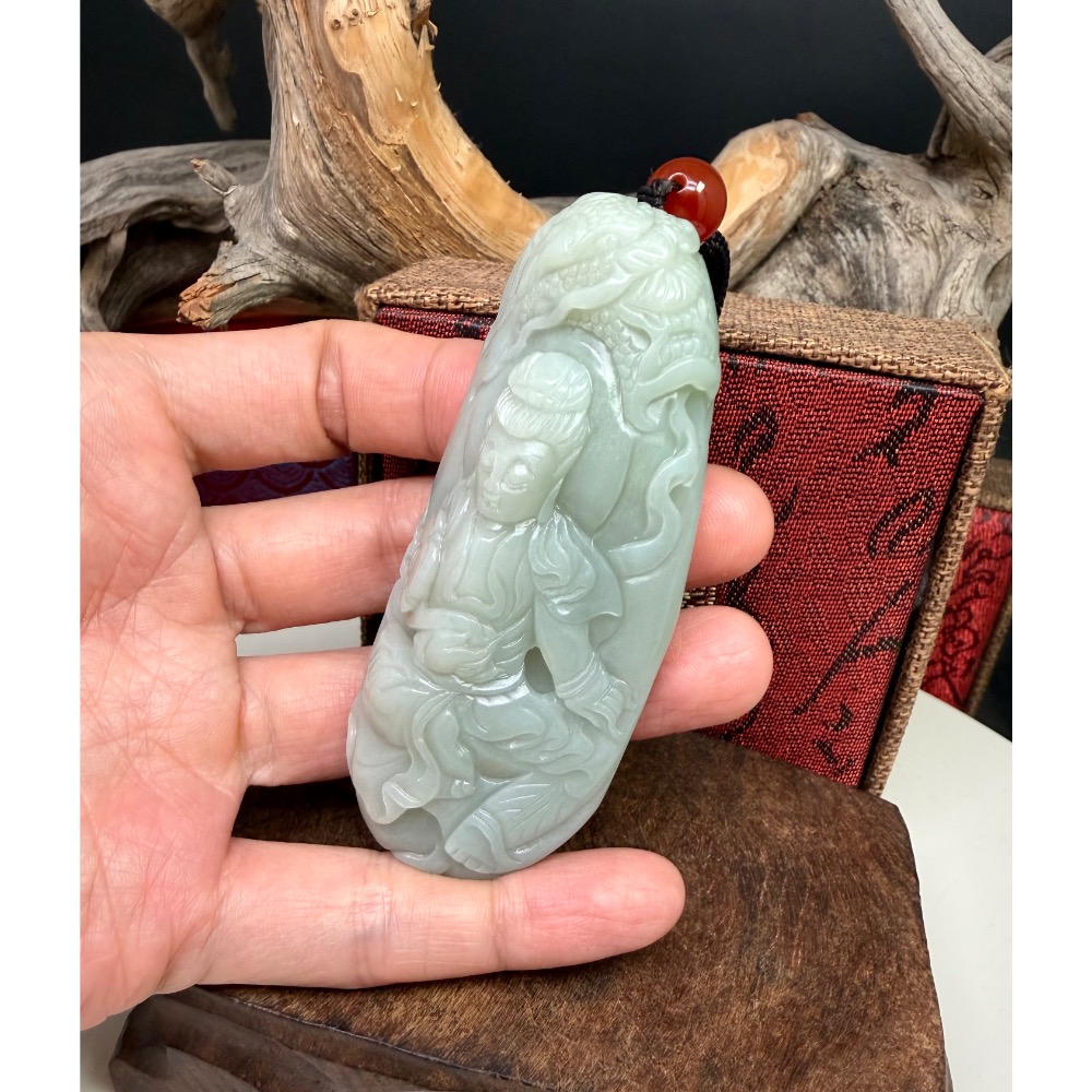 《寶瑠璃玉石水晶》保真天然和田玉且末料，手工雕刻「圓滿自在」御龍觀音吊飾、掛件（附檢驗證書）-細節圖10